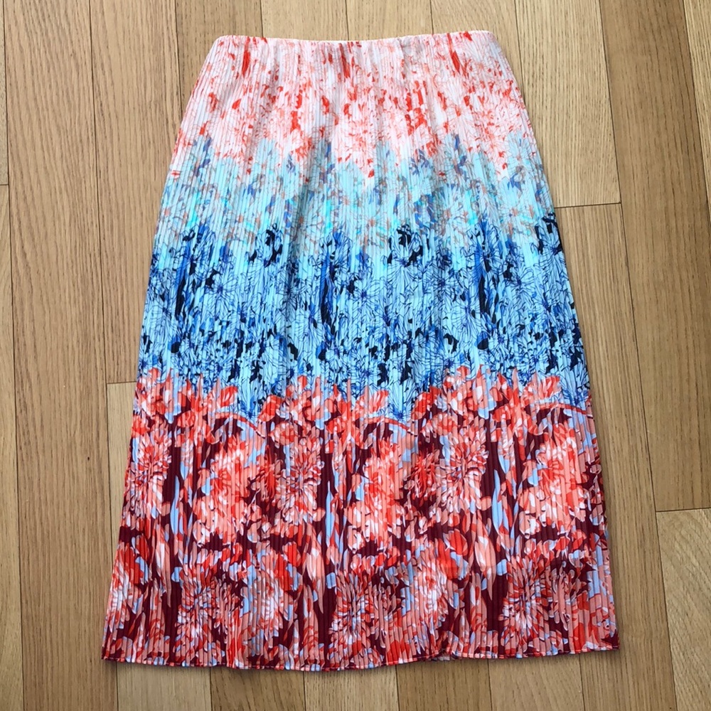 Pleated midi skirt